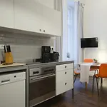 Altbauwohnung Mit 3 Baedern