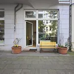 Altbauwohnung Mit 3 Baedern